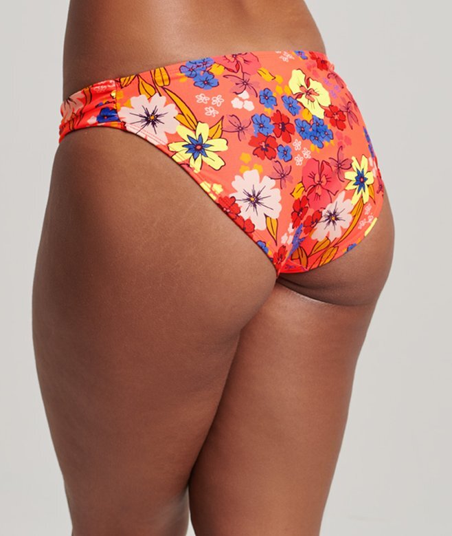 Rynkade bikinitrosor av återvunnet material Rynkade bikinitrosor av återvunnet material