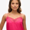 Satin-cami-top med spetskant Satin-cami-top med spetskant