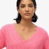 Slub-broderad T-shirt med V-ringning Slub-broderad T-shirt med V-ringning