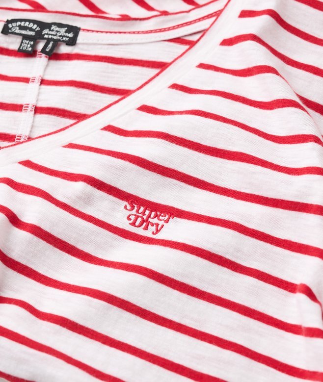 Slub-broderad T-shirt med V-ringning Slub-broderad T-shirt med V-ringning