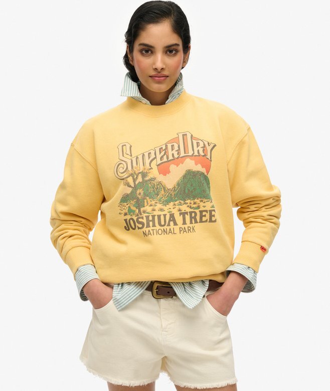 Souvenir Graphic Loose Crew Sweatshirt Souvenir Graphic Loose Crew Sweatshirt