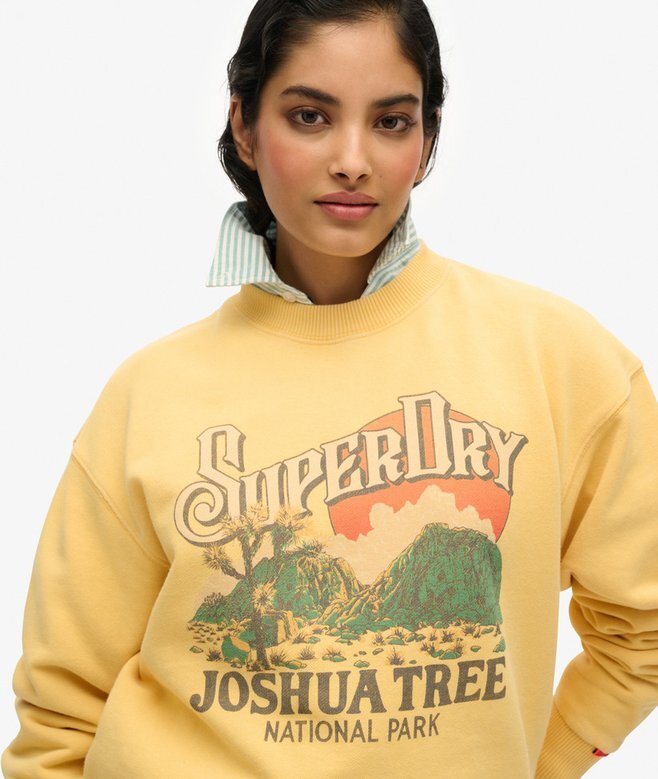 Souvenir Graphic Loose Crew Sweatshirt Souvenir Graphic Loose Crew Sweatshirt