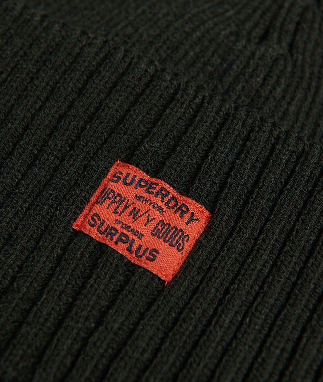 Strickad mössa i arbetsklädstil Strickad mössa i arbetsklädstil