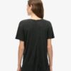 Studios Slub-broderad T-shirt med V-ringning