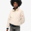 Supermjuk teddyfleece med tryckknappar i halsen Supermjuk teddyfleece med tryckknappar i halsen