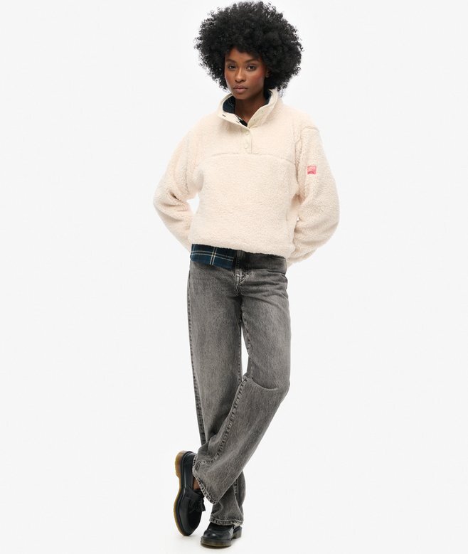 Supermjuk teddyfleece med tryckknappar i halsen Supermjuk teddyfleece med tryckknappar i halsen