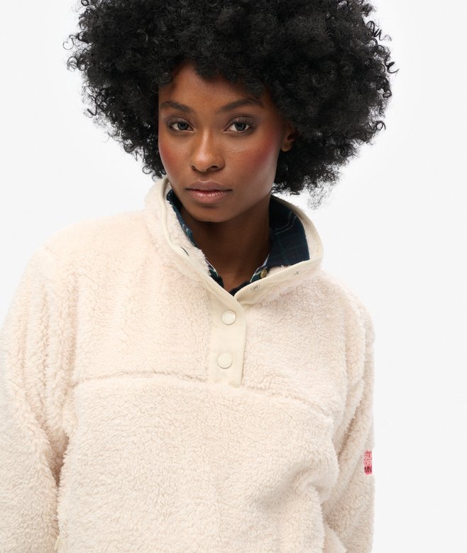Supermjuk teddyfleece med tryckknappar i halsen Supermjuk teddyfleece med tryckknappar i halsen