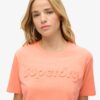 T-shirt med präglad logotyp