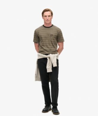 T-shirt med texturerade ränder och ficka