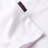 T-shirt med V-ringning och broderat logo i Organic Cotton T-shirt med V-ringning och broderat logo i Organic Cotton