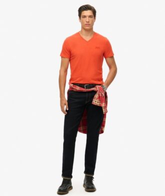 T-shirt med V-ringning och Organic Cotton Essential-logotyp T-shirt med V-ringning och Organic Cotton Essential-logotyp
