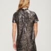 T-shirtklänning med hög hals och paljetter